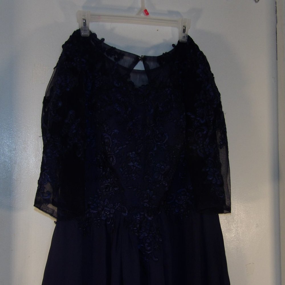 Beautiful Corset Back VNaix Formal Dress Sz 16
